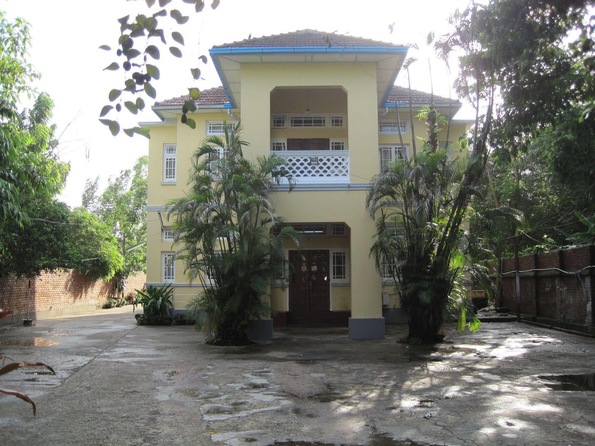 Golden Guest Inn Yangon Exterior foto